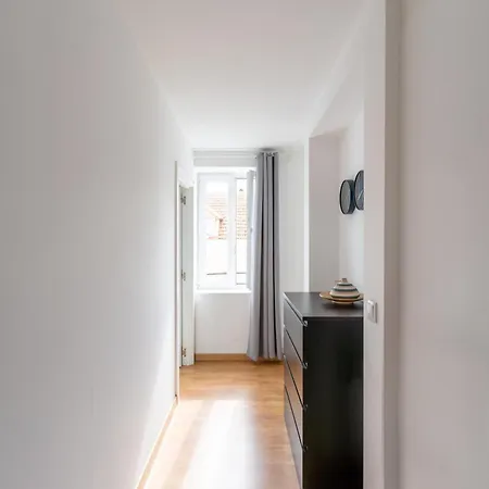 Hill House - No. 589a Daire